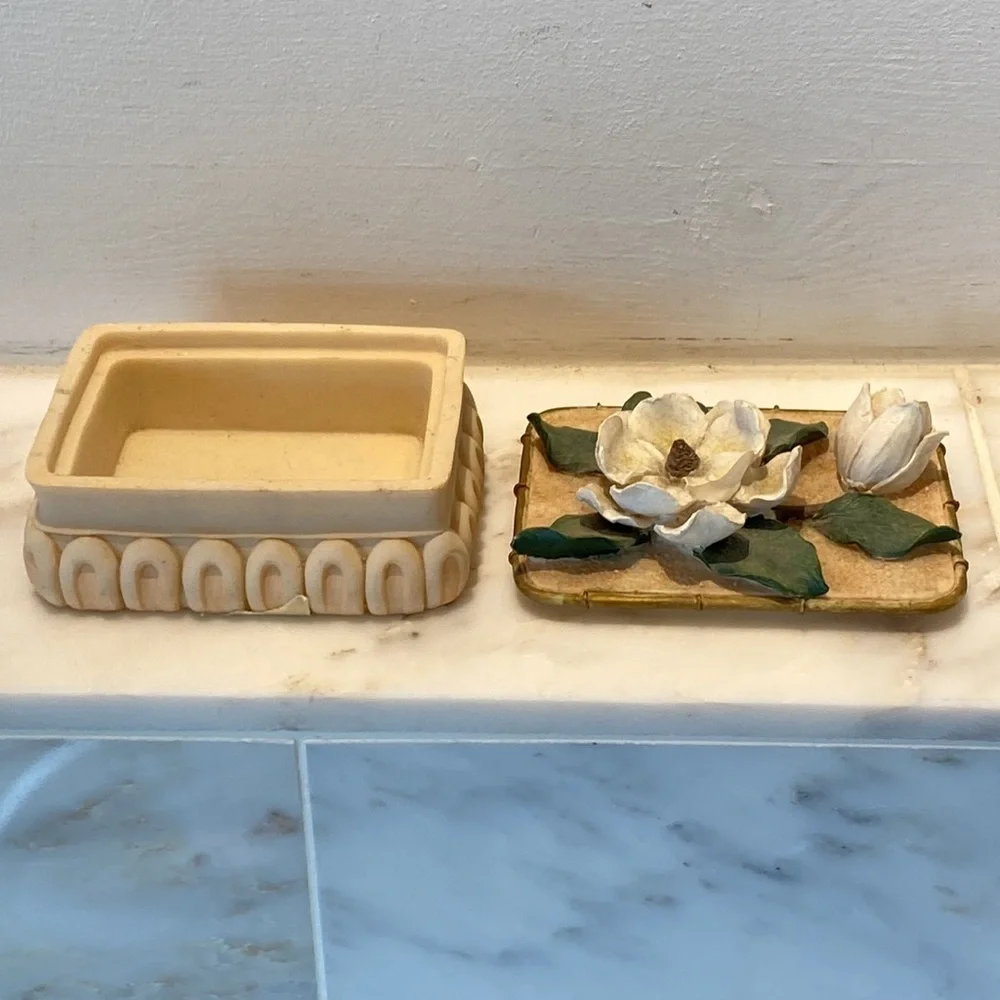Ganz Magnolia Flower Ivory Ceramic Trinket Box NWT